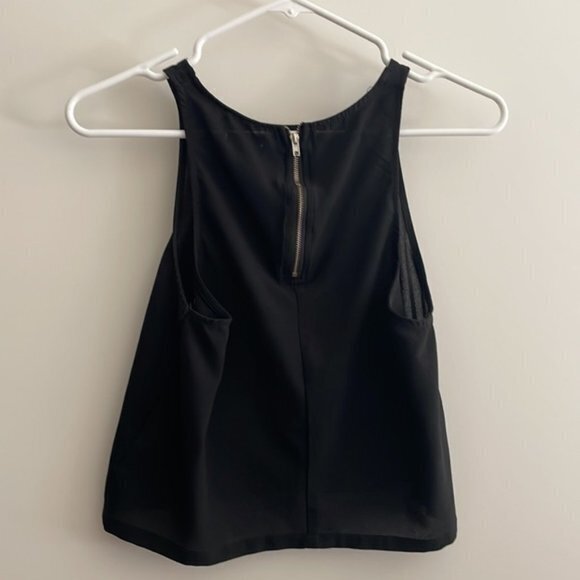 Black crop top edited - Picture 2 of 3